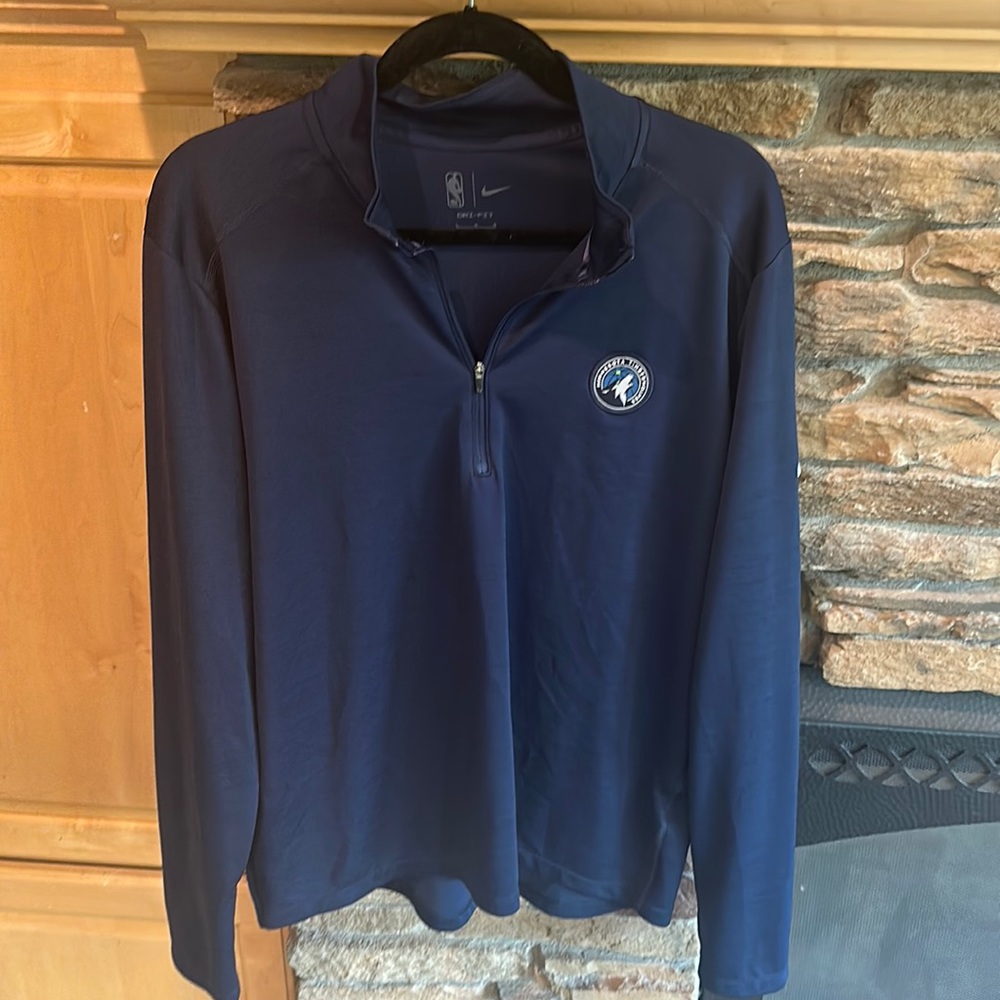 Men’s navy Timberwolves half zip size large